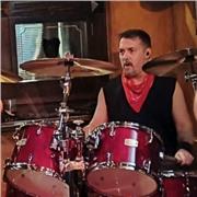 Profesor de batería y percusión, con más de 20 años de experiencia en clases particulares, y en colegios y academias